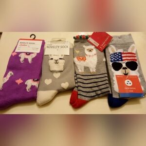 NWT Women's Llama Novelty Socks